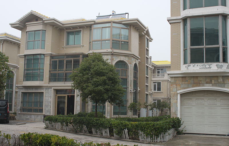 泰安維納花園太陽能+空氣源熱泵三聯供系統項目